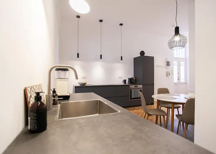 Luxury Style Next To The Market Hall Appartamento *