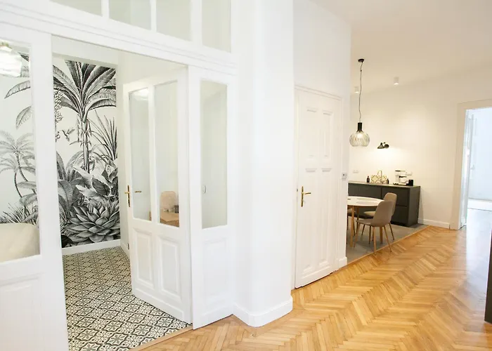 Luxury Style Next To The Market Hall Appartamento *