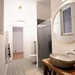Luxury Style Next To The Market Hall Apartment *