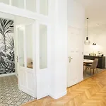 Luxury Style Next To The Market Hall Apartment *